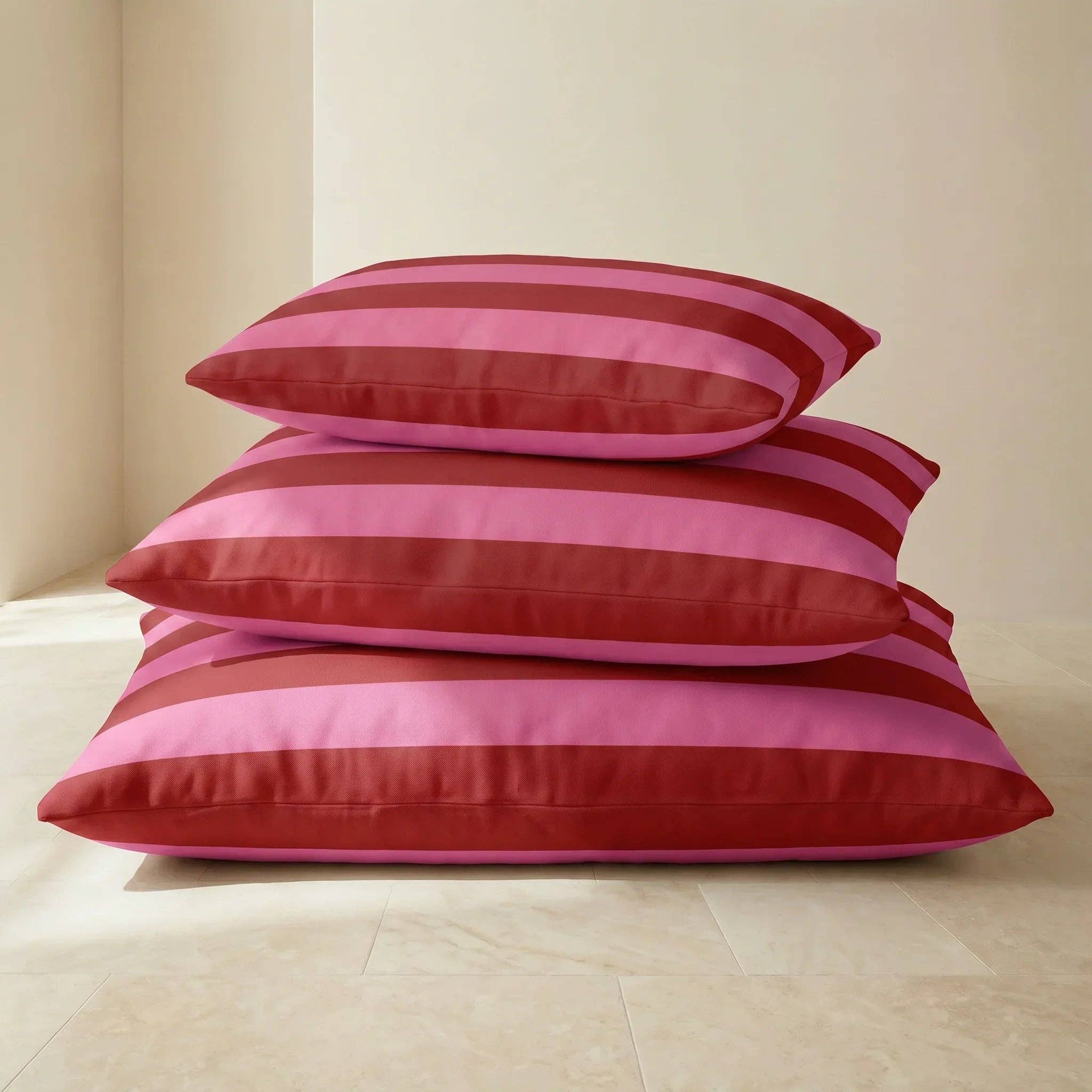 Summer Stripes XL dog bed, stitching and edge detail