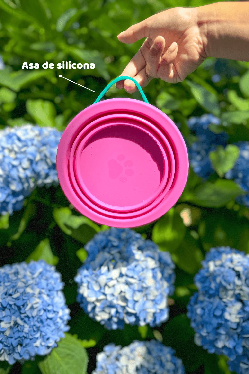 Lightweight portable dog bowl from Smiley Bark