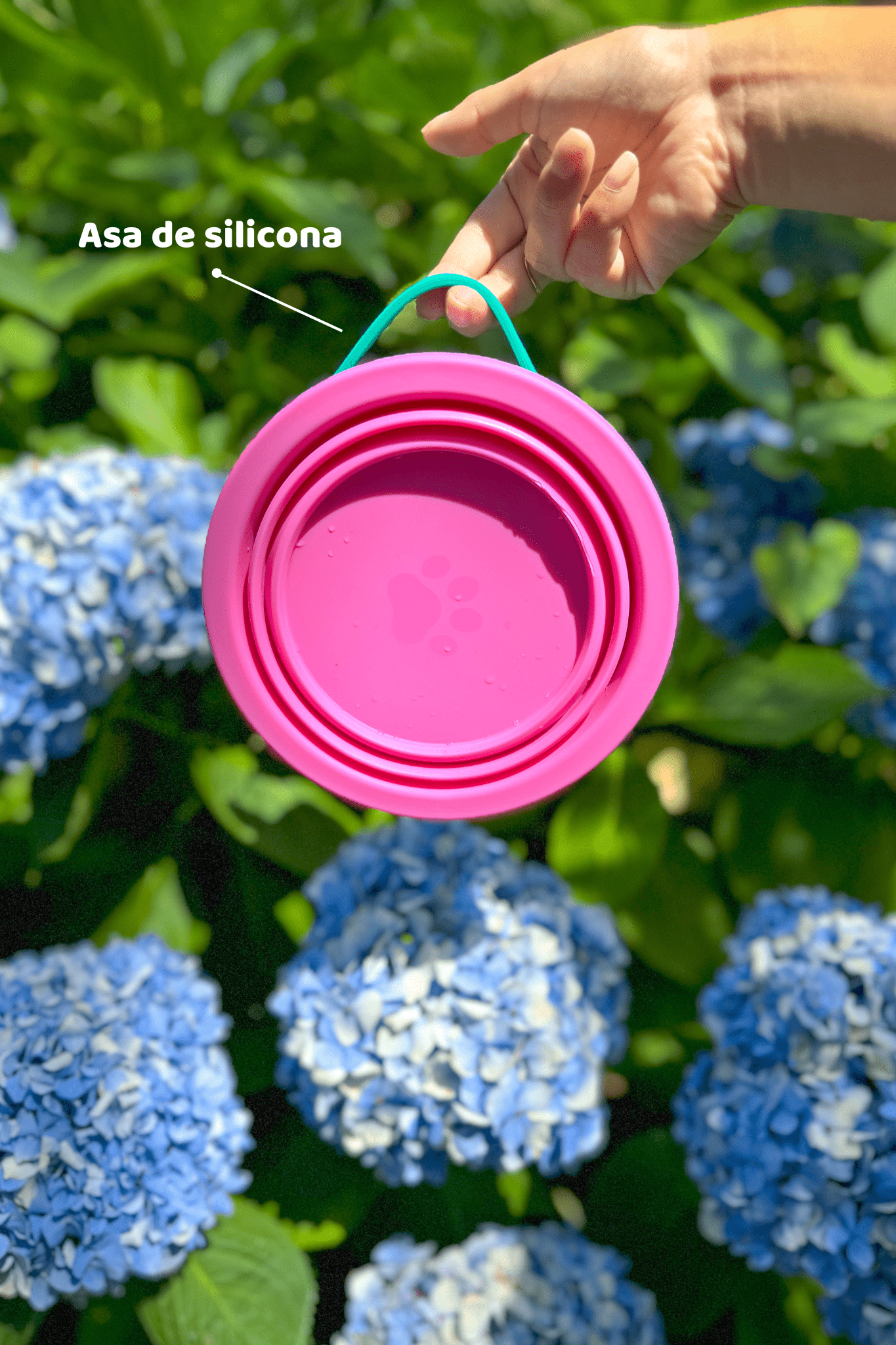 Lightweight portable dog bowl from Smiley Bark