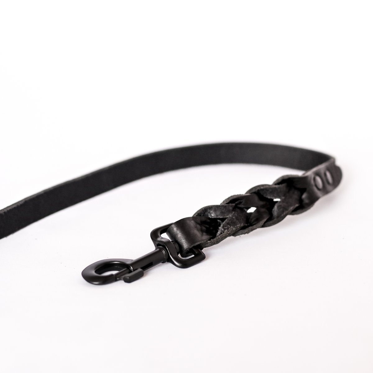 Twisted Braided Leather Dog Leash – Midnight Black | Handcrafted Artisanal Lead