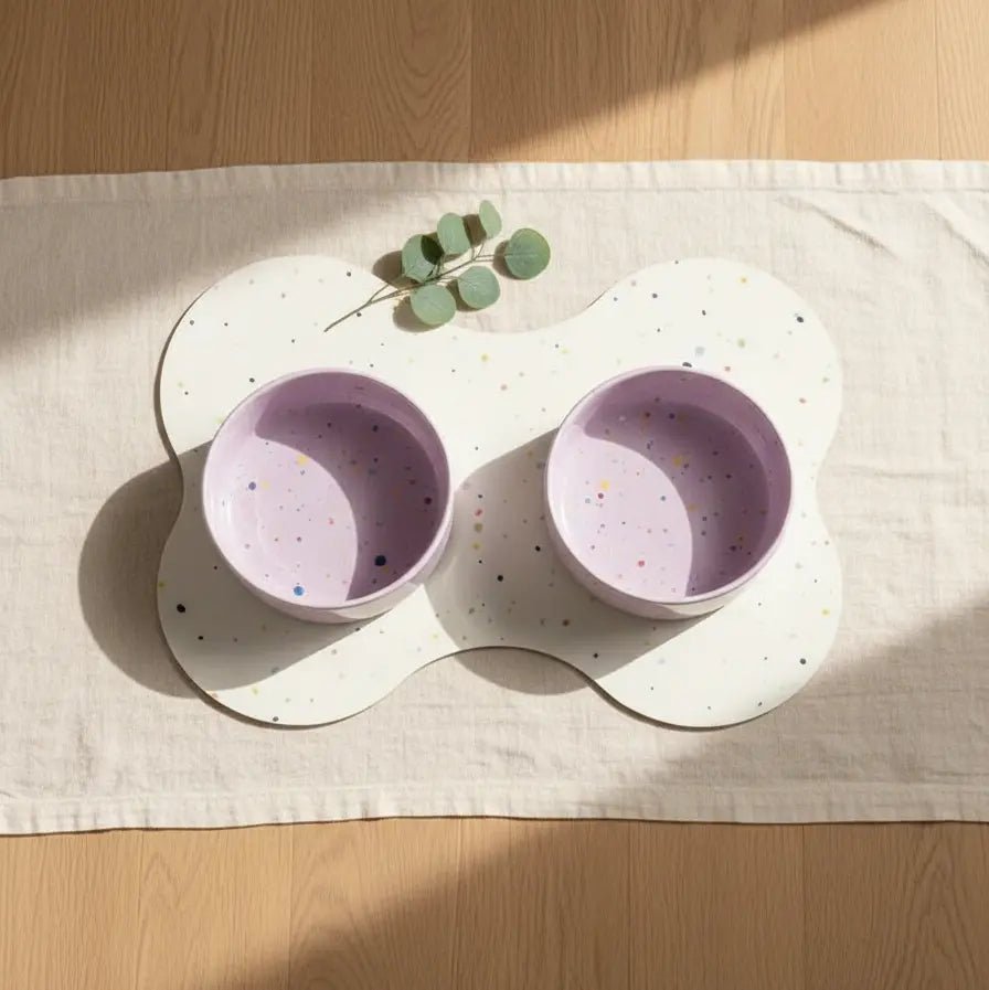 Dreamy Lilac Splatter bakken op een placemat in botvorm, set van 14 cm